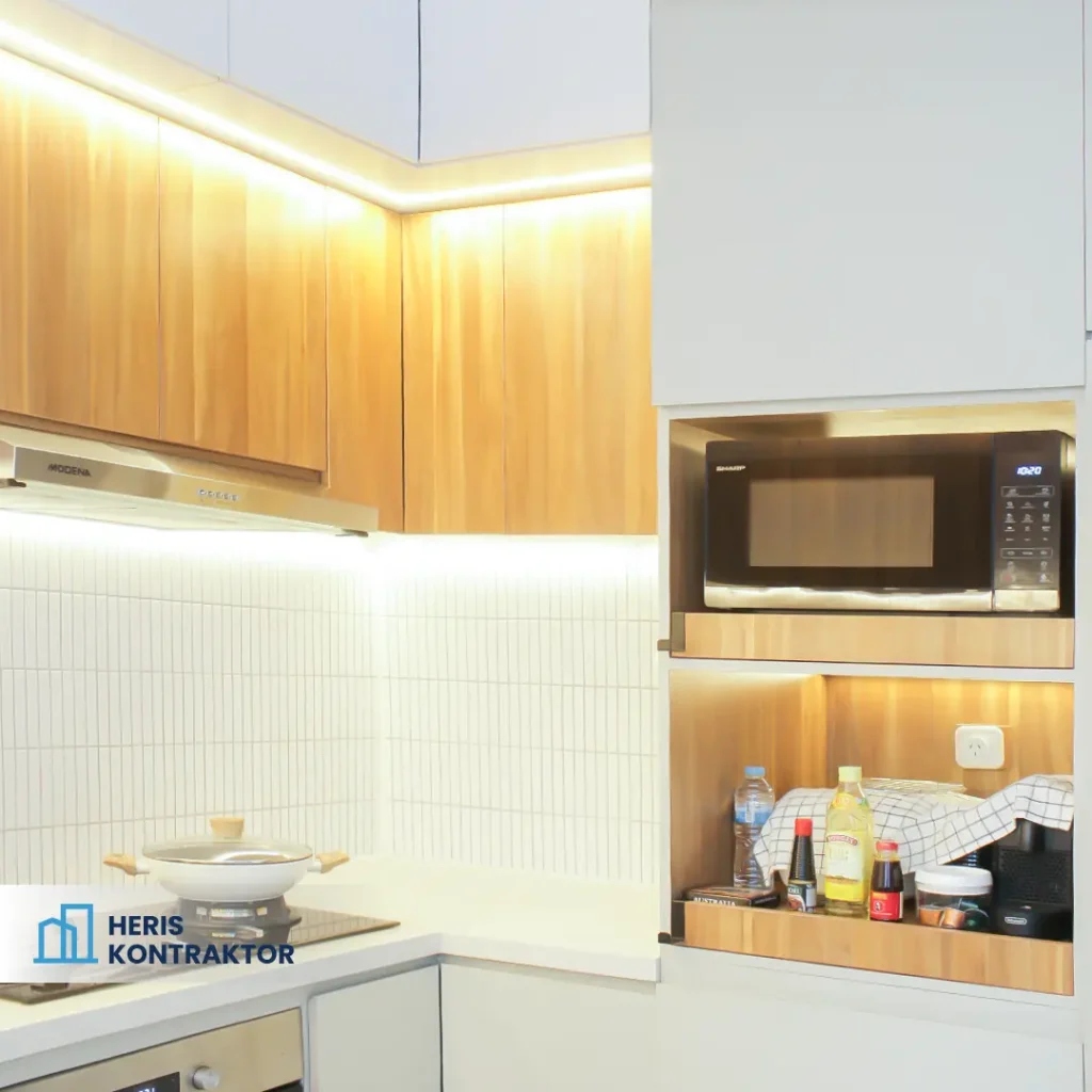 Detail Dapur Minimalis menyesuaikan layout rumah, dilengkapi dengan ambalan yang bisa di sliding maju dan mundur, ambalan tersebut juga bisa dimanfaatkan untuk menyimpan bumbu yang berbentuk botolan